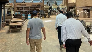 استاد اسدی در کارخانه آجرنسوز کهن سرام