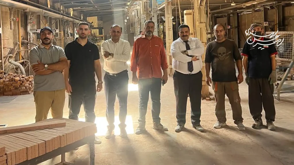 استاد اسدی در کارخانه آجرنسوز کهن سرام